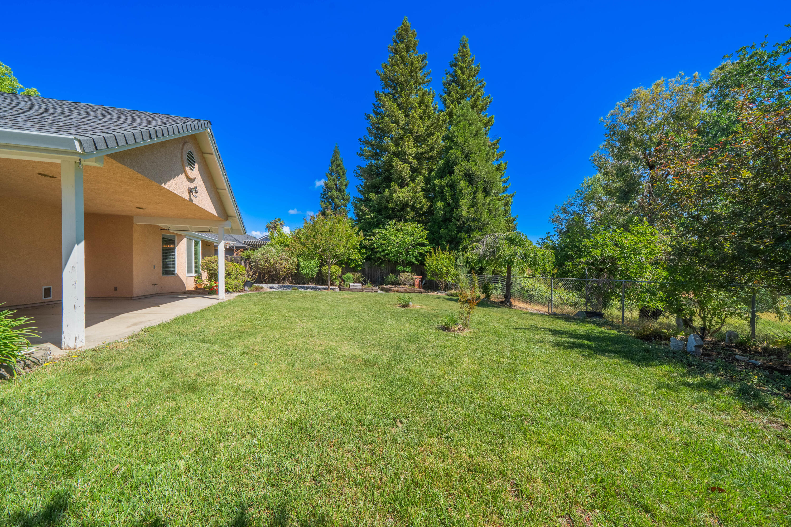 265 River Park Drive Redding, CA 96003 - Photo 13 of 15 IMG-25 (1)