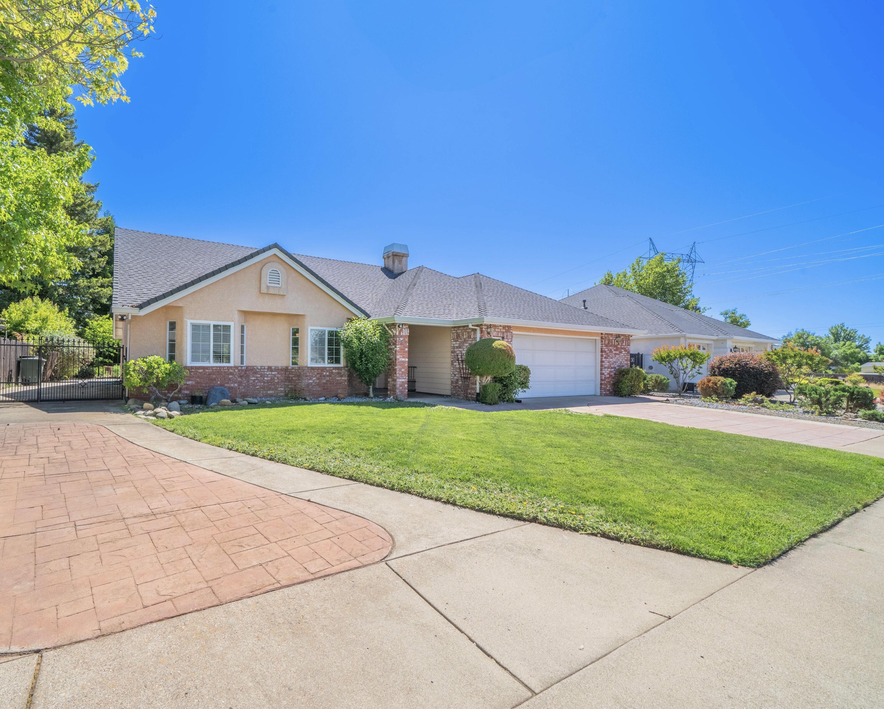 265 River Park Drive Redding, CA 96003 - Photo 2 of 15 IMG_6428