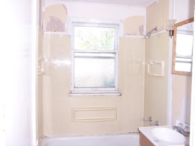 207 Demorest Road Columbus, OH 43204 - Photo 11 of 12 Gallery Image 11