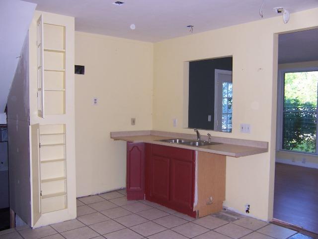 207 Demorest Road Columbus, OH 43204 - Photo 4 of 12 Gallery Image 4