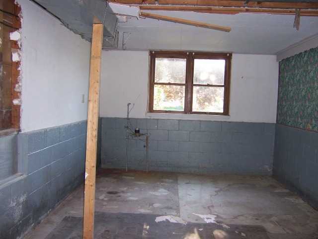 207 Demorest Road Columbus, OH 43204 - Photo 7 of 12 Gallery Image 7