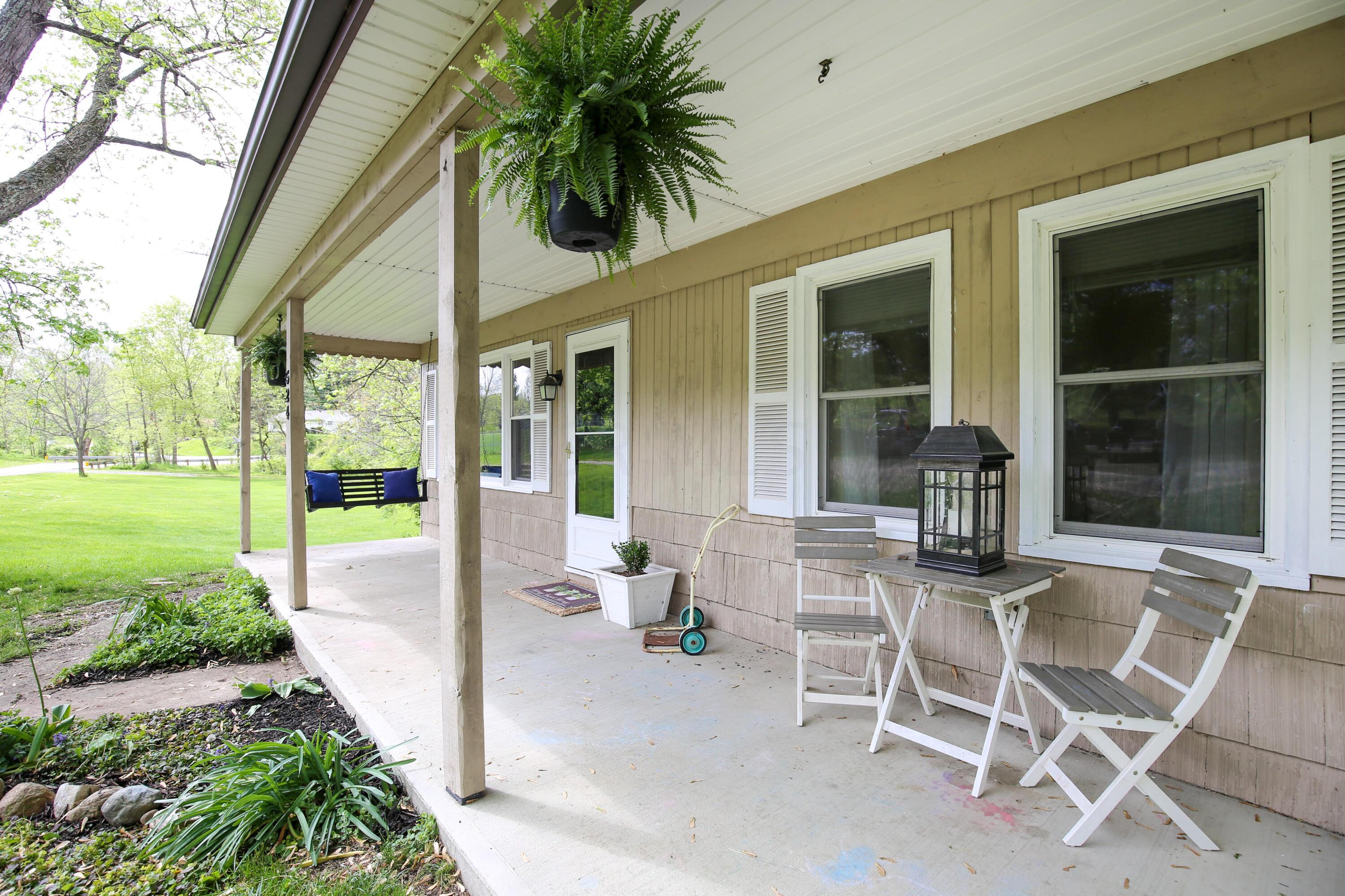 524 Mondhank Road Northeast Lancaster, OH 43130 - Photo 5 of 36 Gallery Image 5