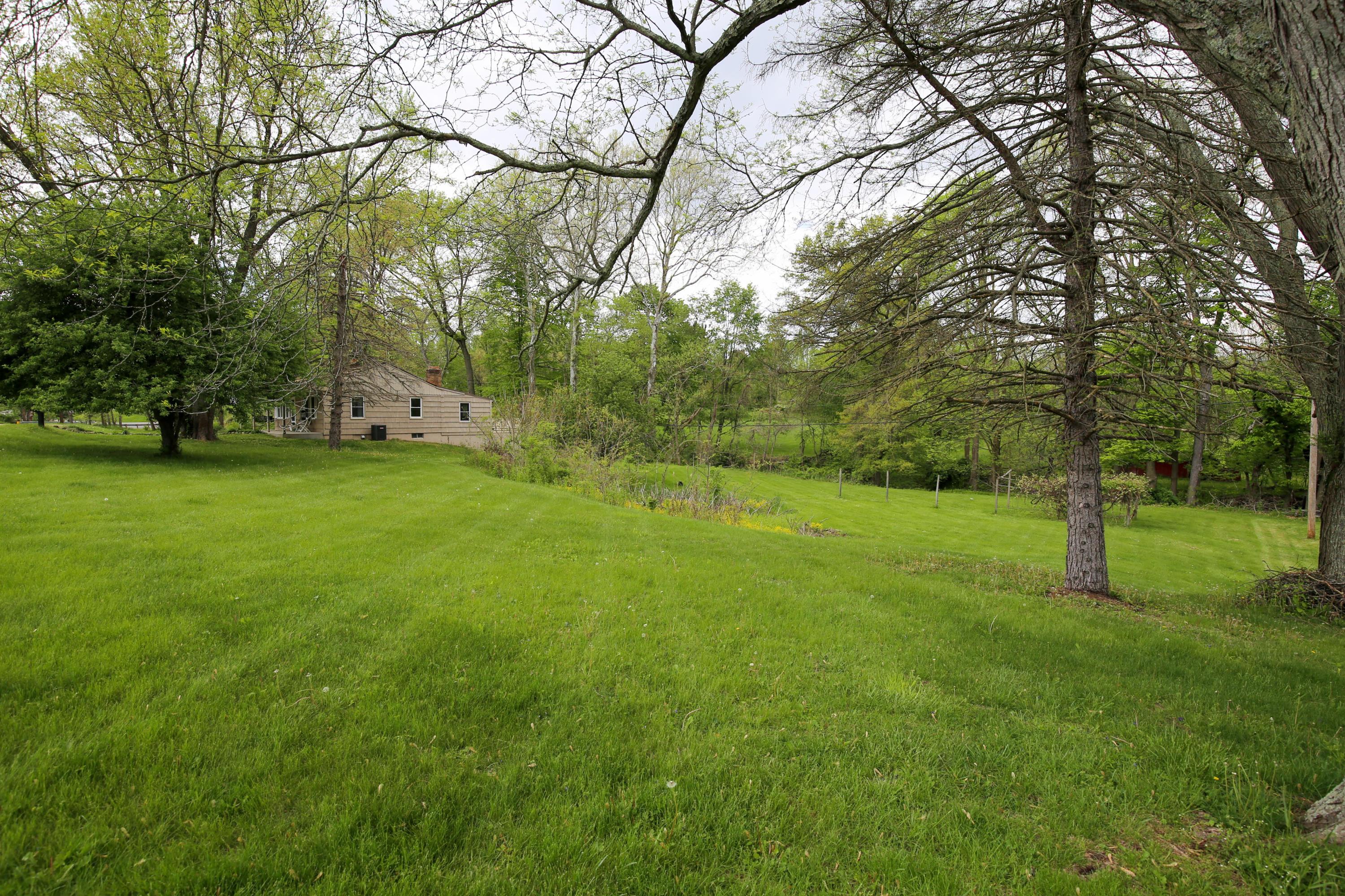 524 Mondhank Road Northeast Lancaster, OH 43130 - Photo 7 of 36 Gallery Image 7