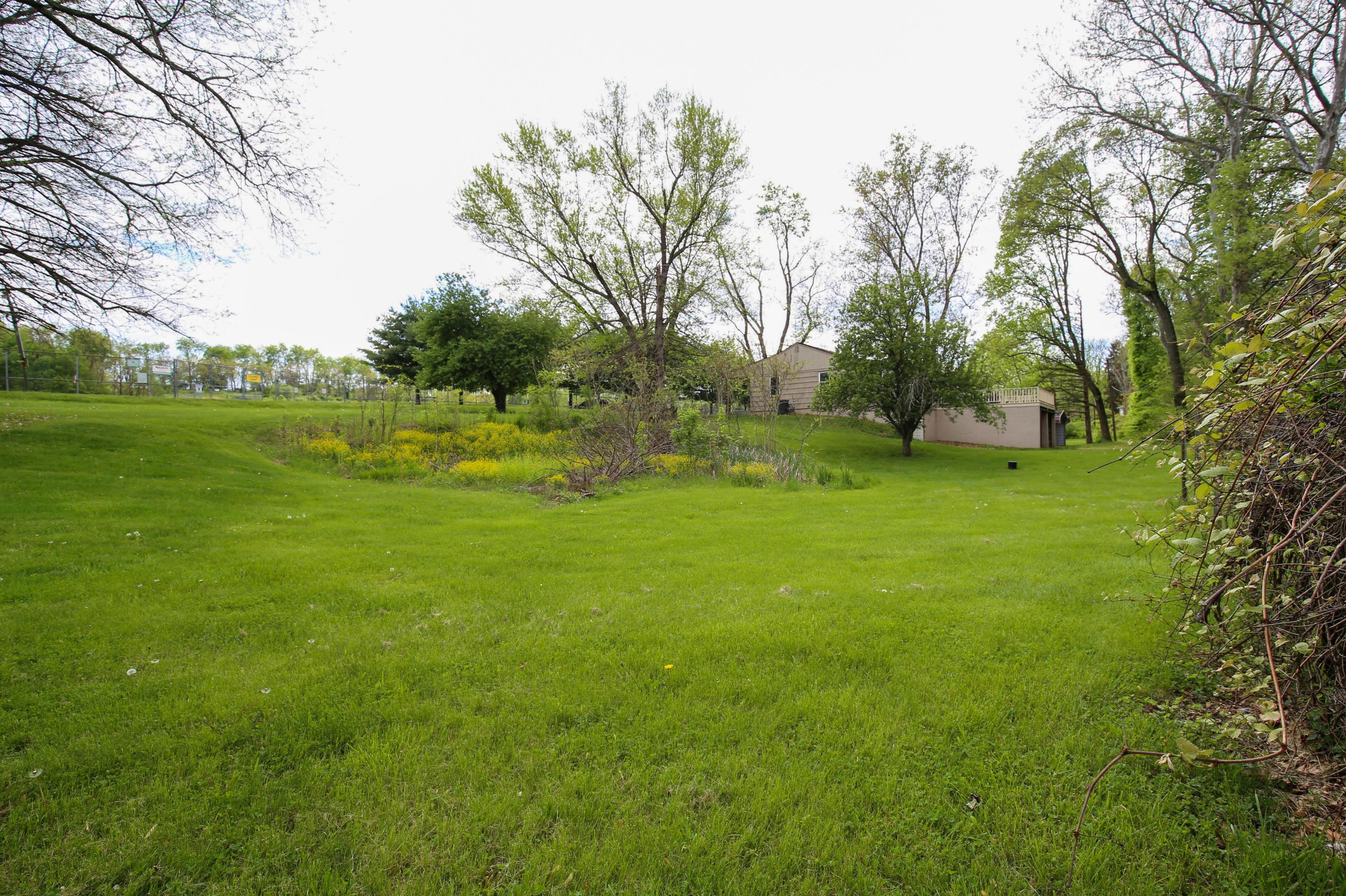 524 Mondhank Road Northeast Lancaster, OH 43130 - Photo 8 of 36 Gallery Image 8