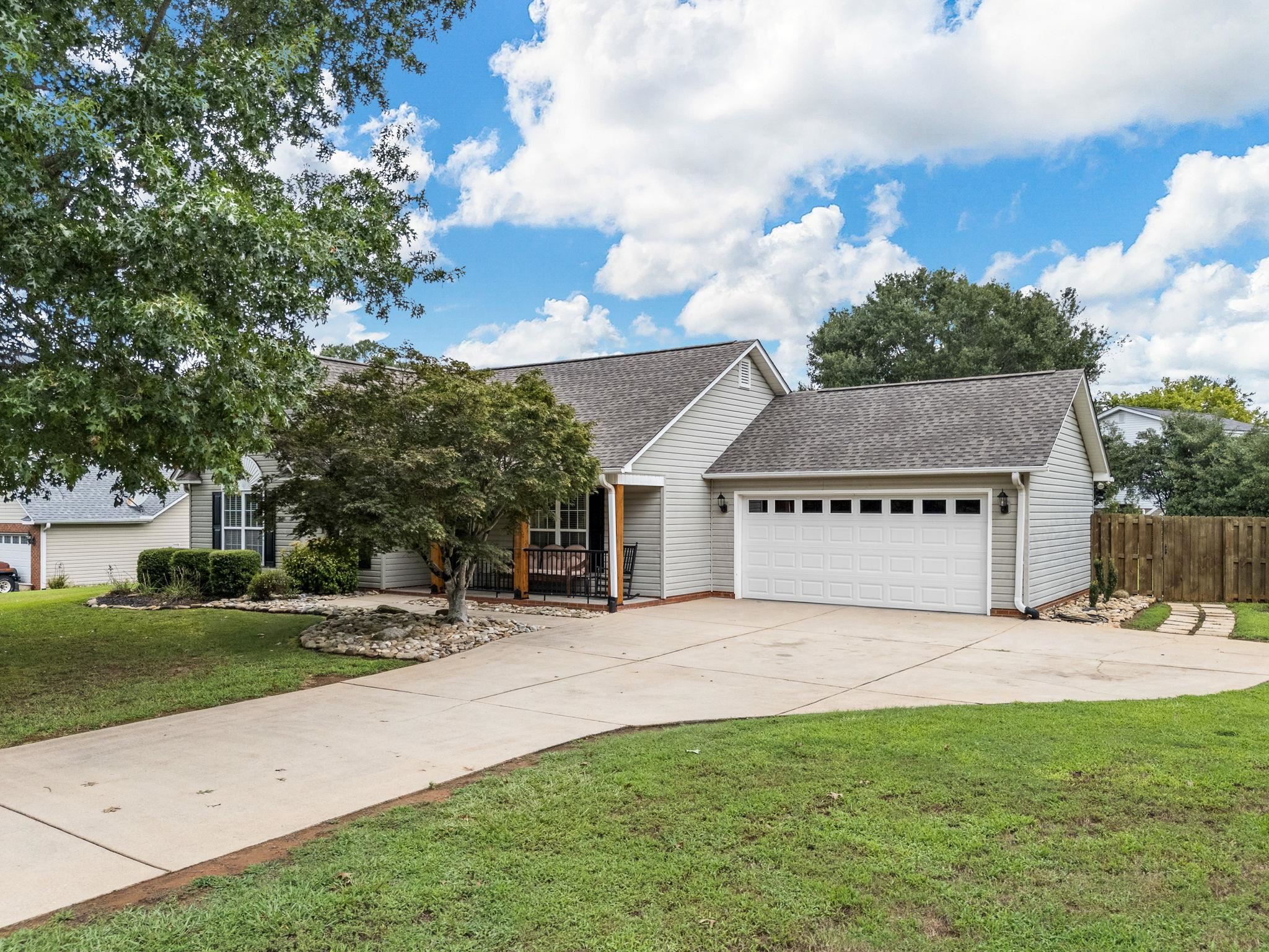 111 State Rd S-42-2289 Greer, SC 29651 - Photo 3 of 38 Gallery Image 3