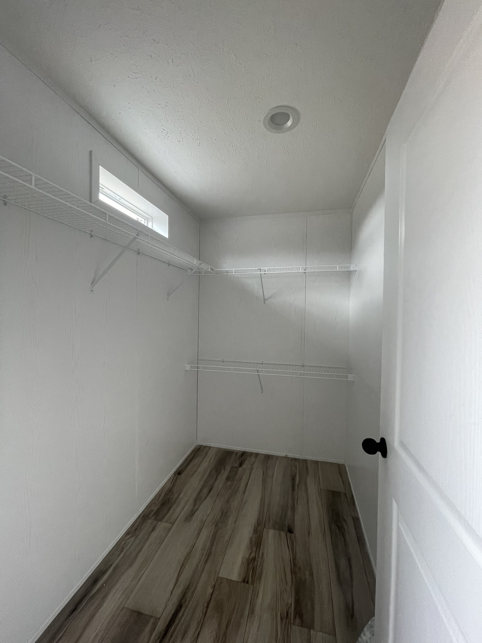 881 White Springs Road Lafayette, TN 37083 - Photo 8 of 16 a view of a room