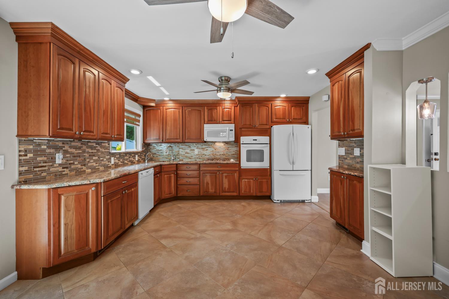 16 Venus Road South Amboy, NJ 08879 - Photo 9 of 31