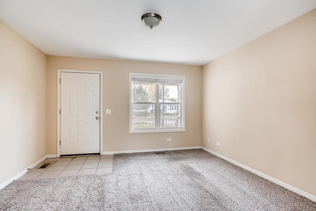 808 Stewart Avenue Elgin, IL 60120 - Photo 6 of 17