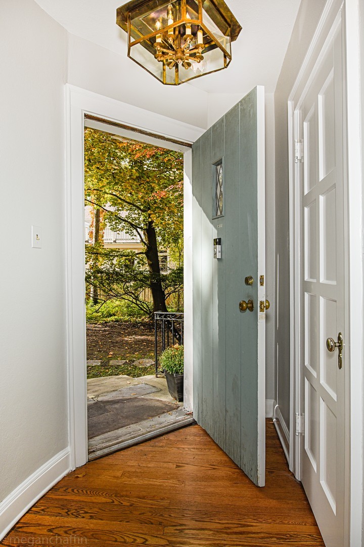 1520 Tower Road Winnetka, IL 60093 - Photo 3 of 33