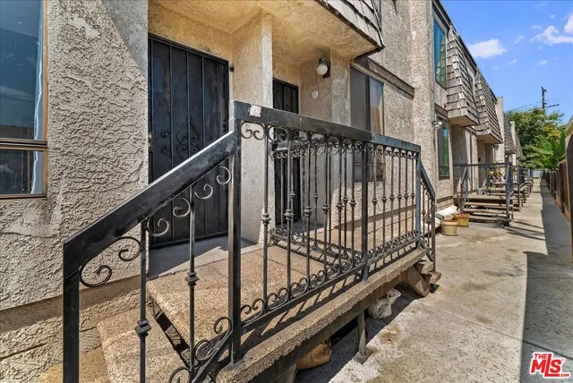 $499,000 | 558 Evergreen Street, Unit 18, Inglewood, CA 90302