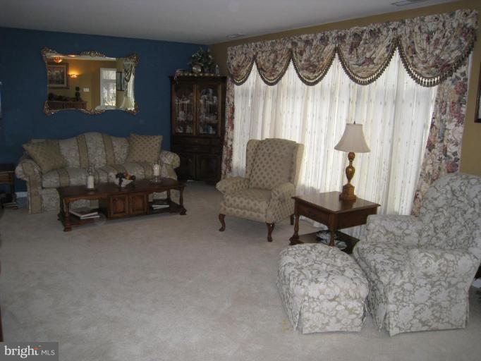 1007 Long Point Road Grasonville, MD 21638 - Photo 11 of 21 Living Room