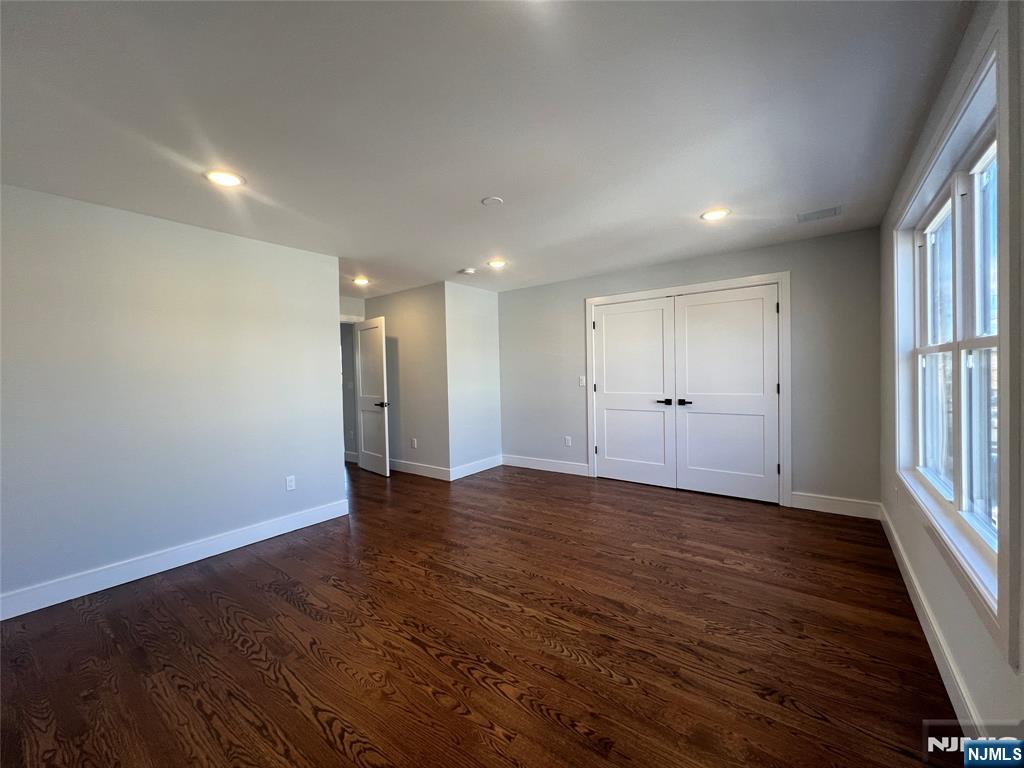 48 Tuttle Street Wallington, NJ 07057 - Photo 4 of 17