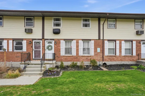 $275,000 | 304 Parr Meadow Drive, Unit 3D, Newburgh, NY 12550