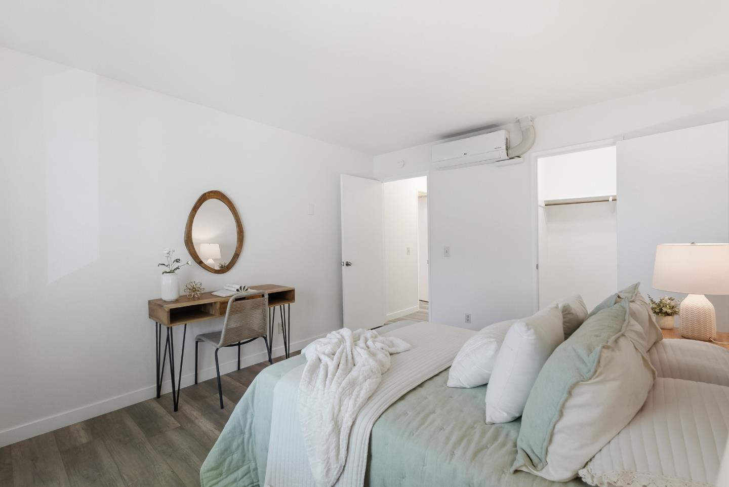 905 West Middlefield Road, Unit 972 Mountain View, CA 94043 - Photo 17 of 32