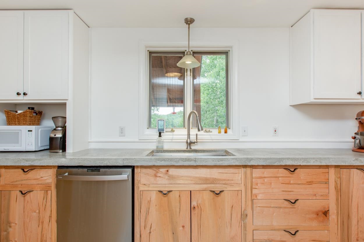 36 Valley Hill Road Pelham, NH 03076 - Photo 8 of 40