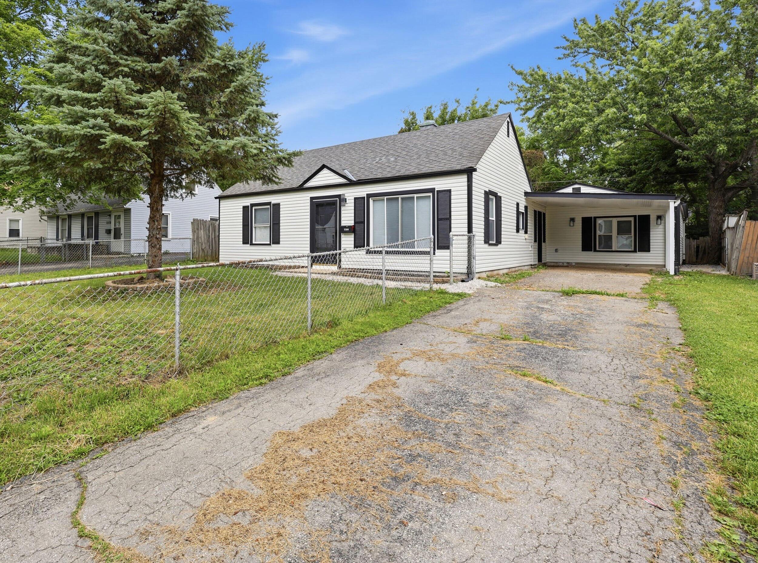 2386 Lindale Road Columbus, OH 43224 - Photo 4 of 31 2_0a7a2039
