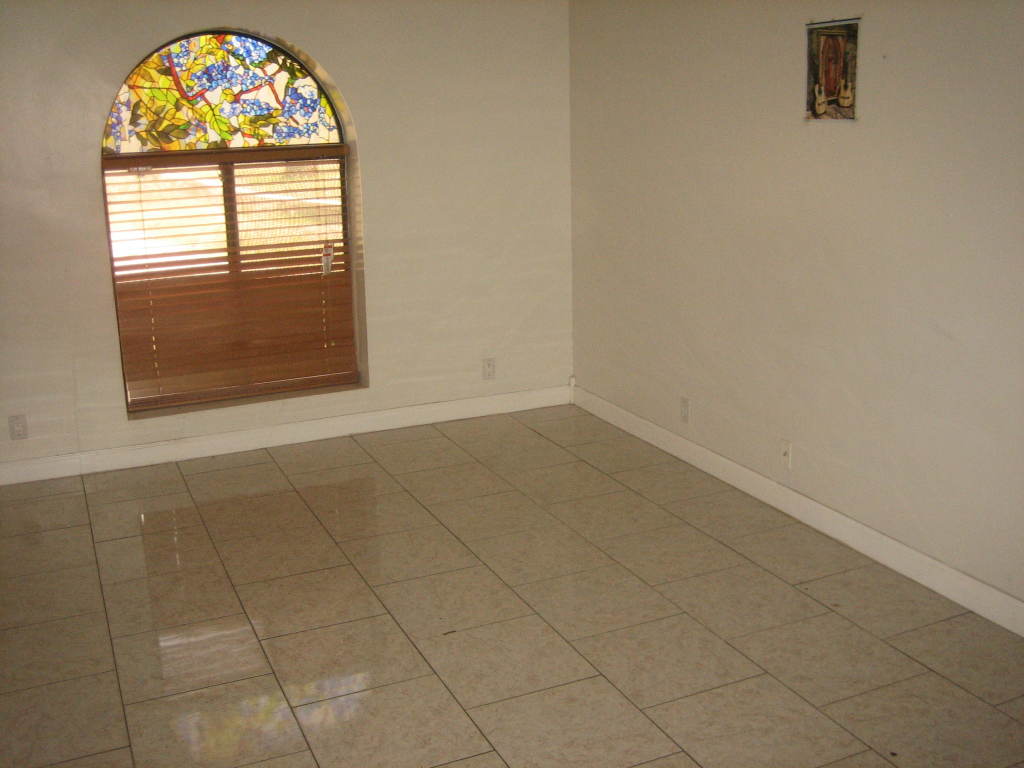 318 East Carter Road Phoenix, AZ 85042 - Photo 7 of 7 Room