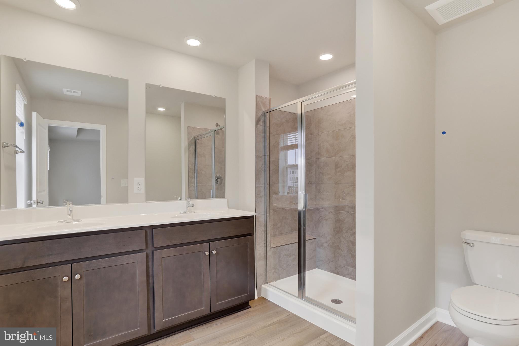 9664 Swallowtail Lane Manassas, VA 20110 - Photo 32 of 95 9664 Swallowtail Ln - Primary Bathroom