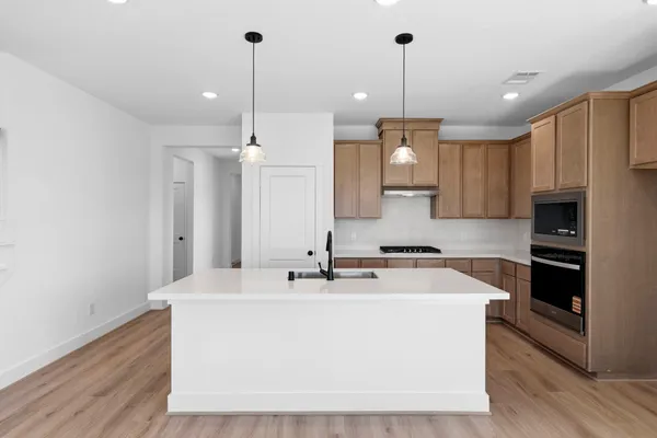 $399,990 | 320 Legacy Point Drive, Sealy, TX 77474