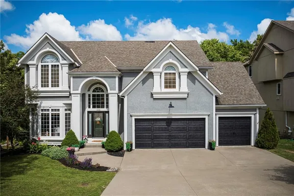 $575,000 | 1012 Northeast Serenity Lane, Lee's Summit, MO 64064