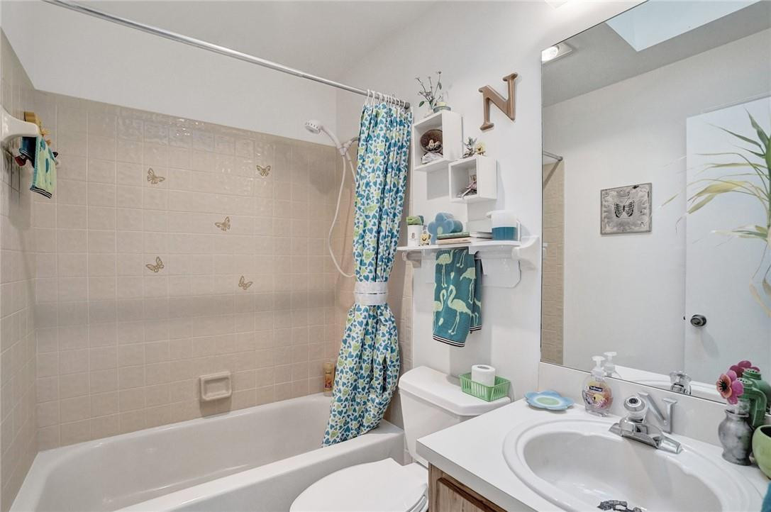 2 Ridge Pointe Drive, Unit B Boynton Beach, FL 33435 - Photo 10 of 23 Photo 10