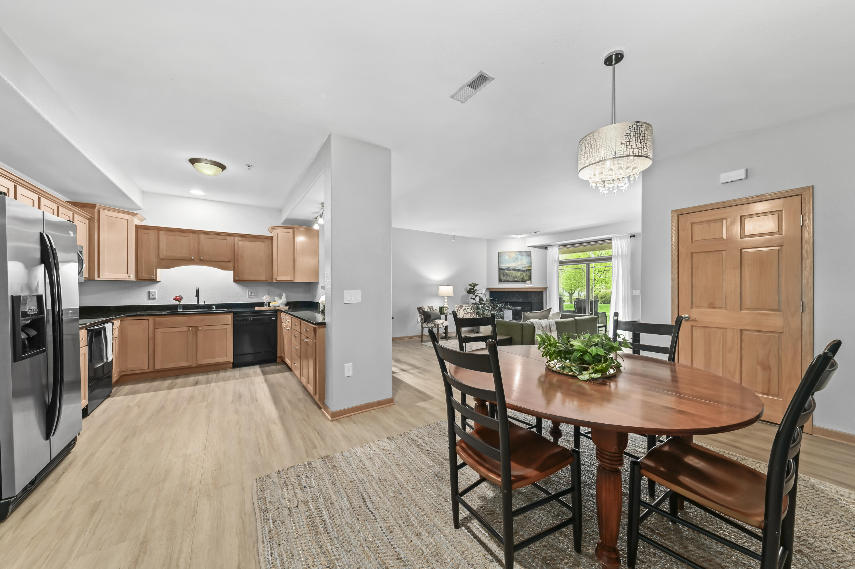 132 North 74th Street, Unit 132 Milwaukee, WI 53213 - Photo 12 of 31 EUP_3709