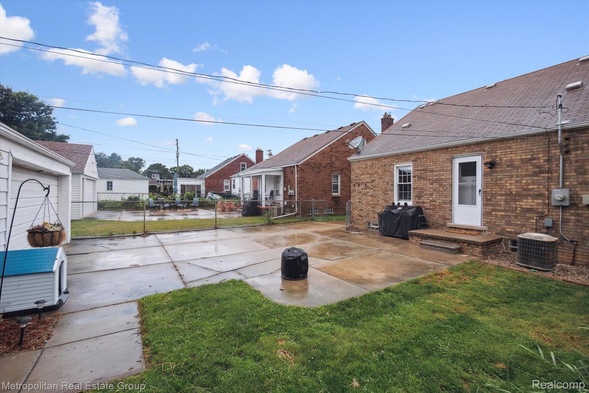 1833 Roslyn Road Grosse Pointe, MI 48236 - Photo 42 of 43 Gallery Image 42