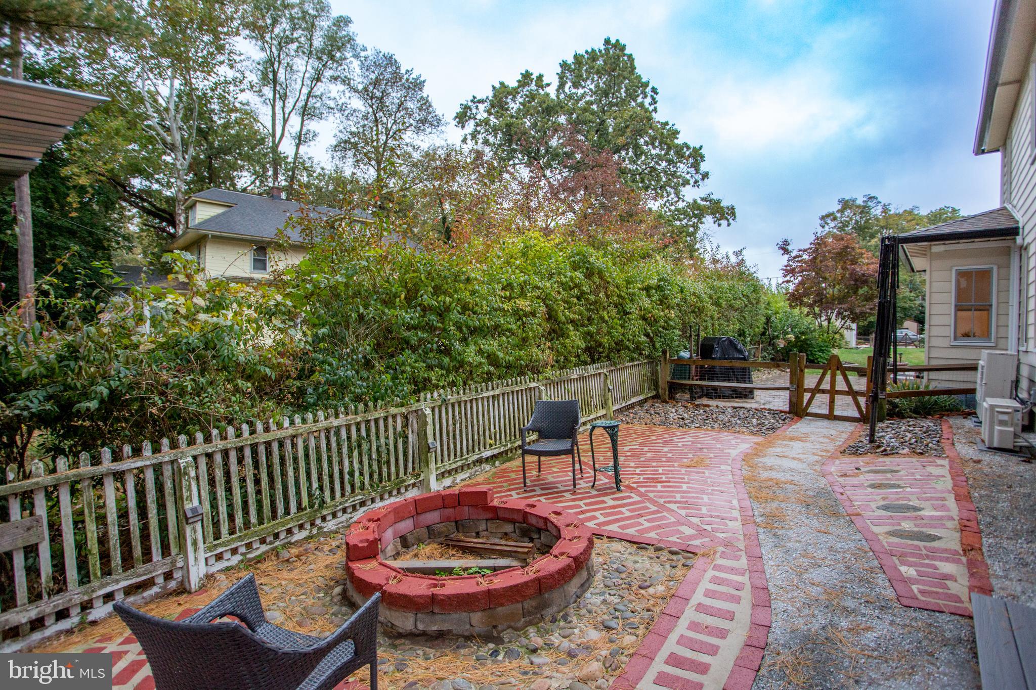 917 Easton Road Riegelsville, PA 18077 - Photo 69 of 106 a outdoor space with a table and chairs