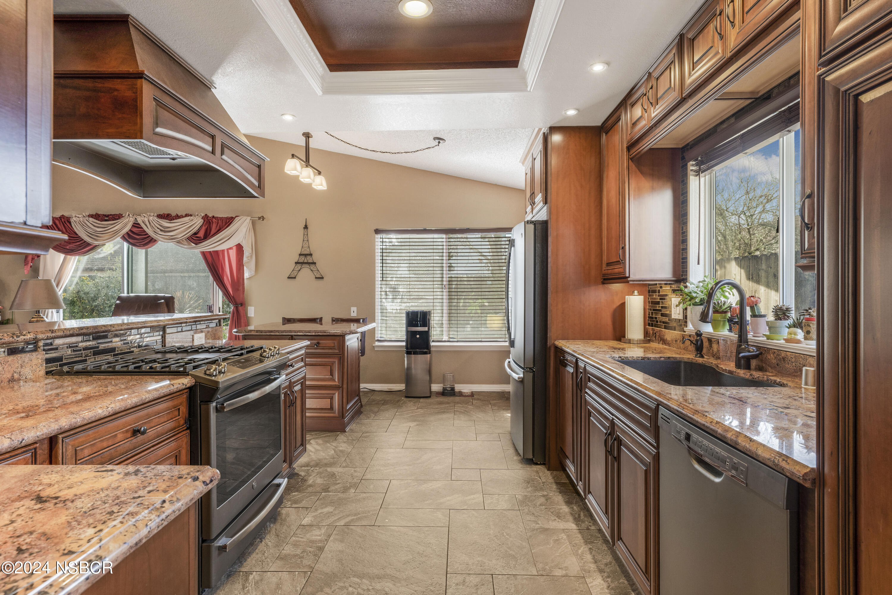 816 Cooper Drive Lompoc, CA 93436 - Photo 9 of 35 a kitchen with lots of counter top space