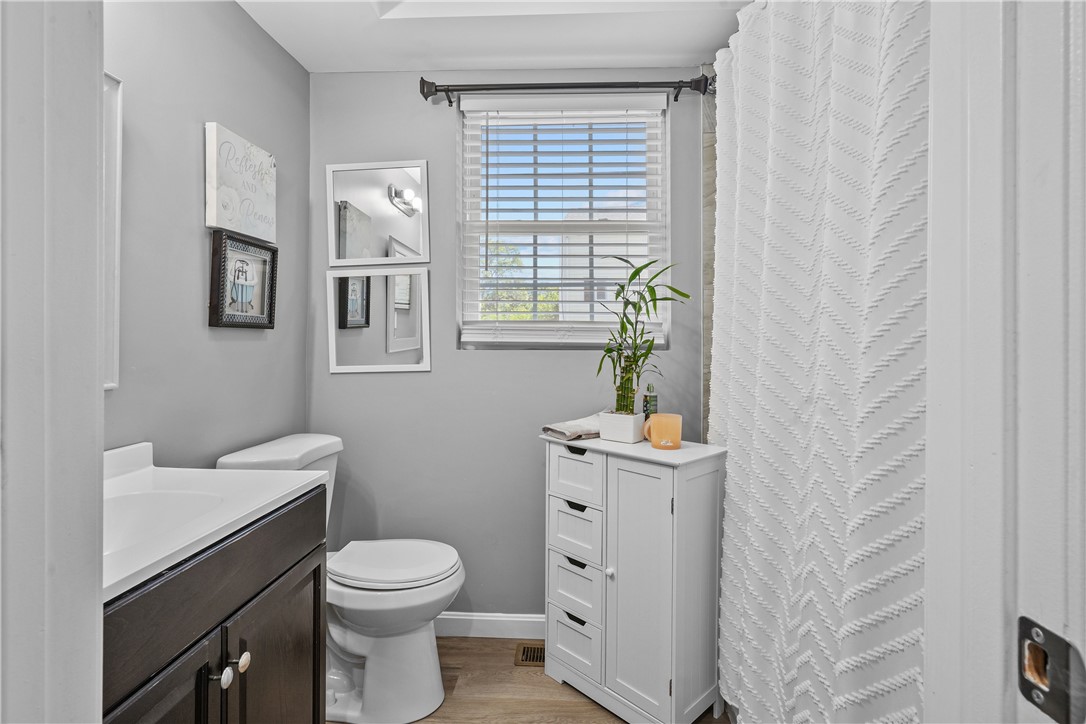 8 Tappan Street Providence, RI 02908 - Photo 11 of 40