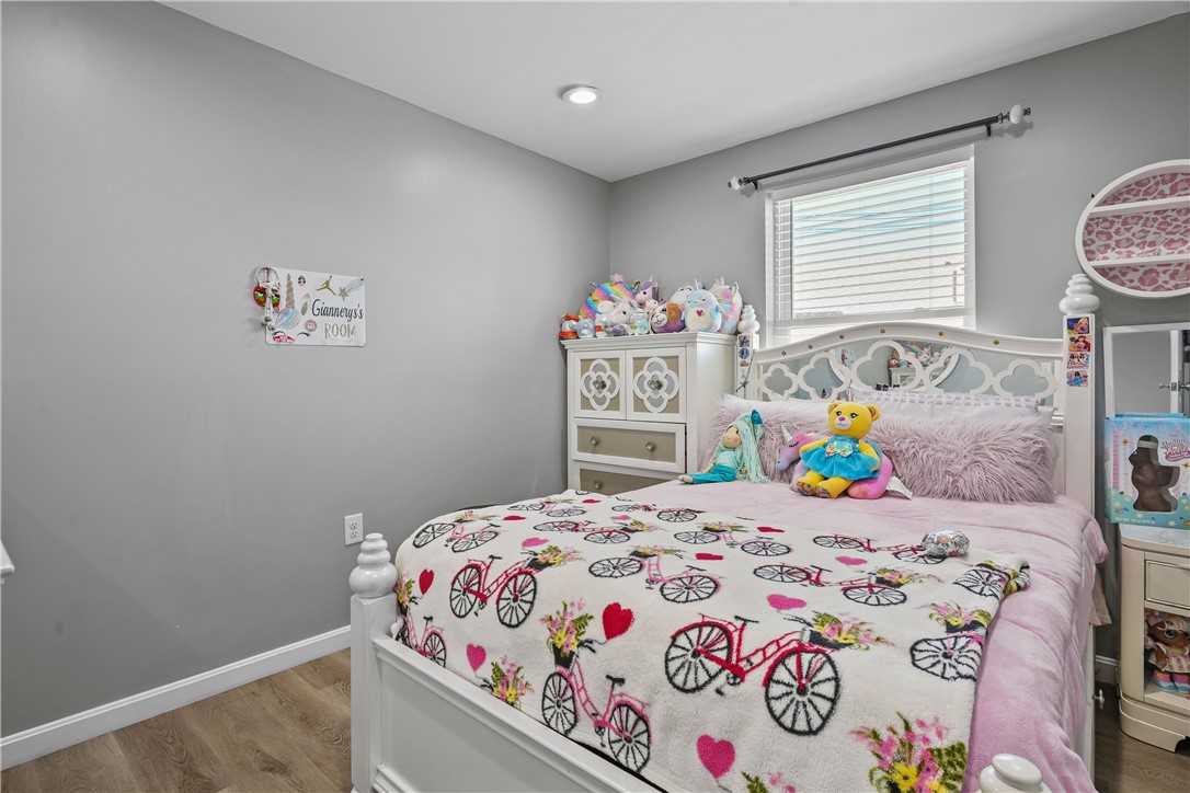 8 Tappan Street Providence, RI 02908 - Photo 14 of 40