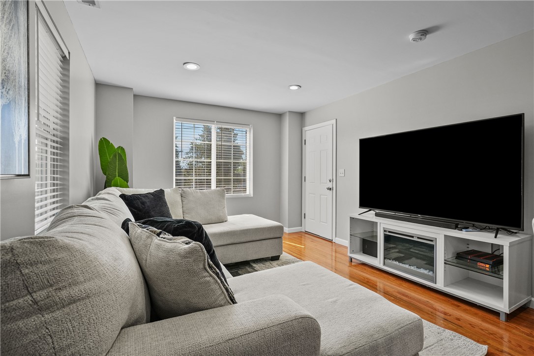 8 Tappan Street Providence, RI 02908 - Photo 15 of 40