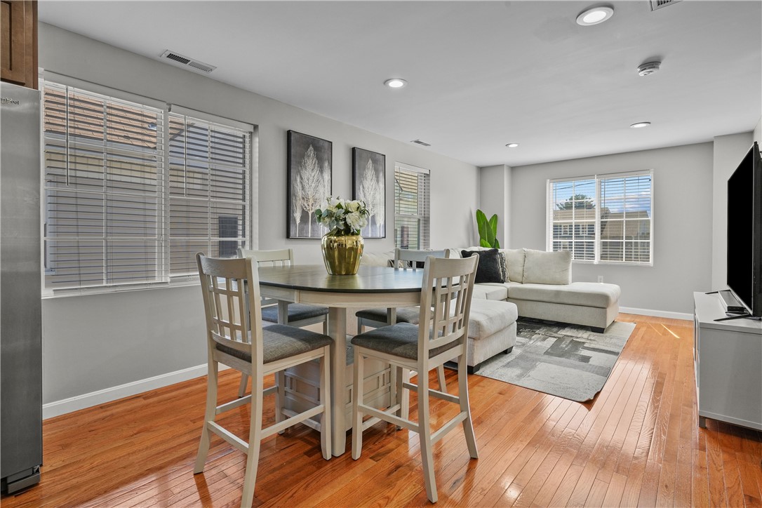 8 Tappan Street Providence, RI 02908 - Photo 17 of 40