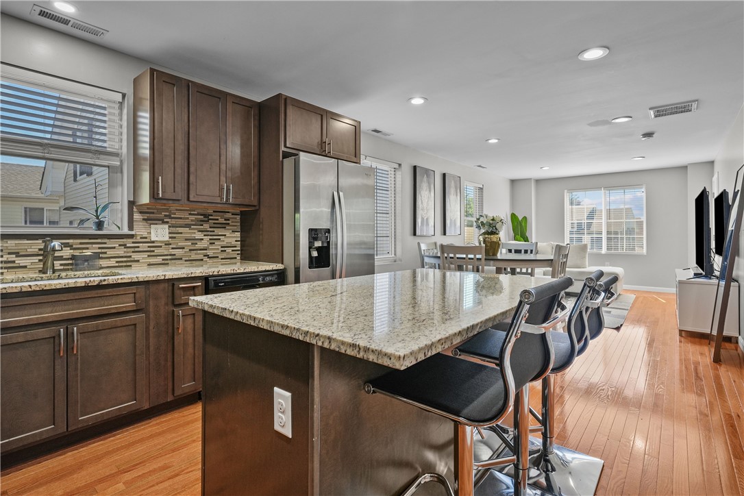 8 Tappan Street Providence, RI 02908 - Photo 19 of 40