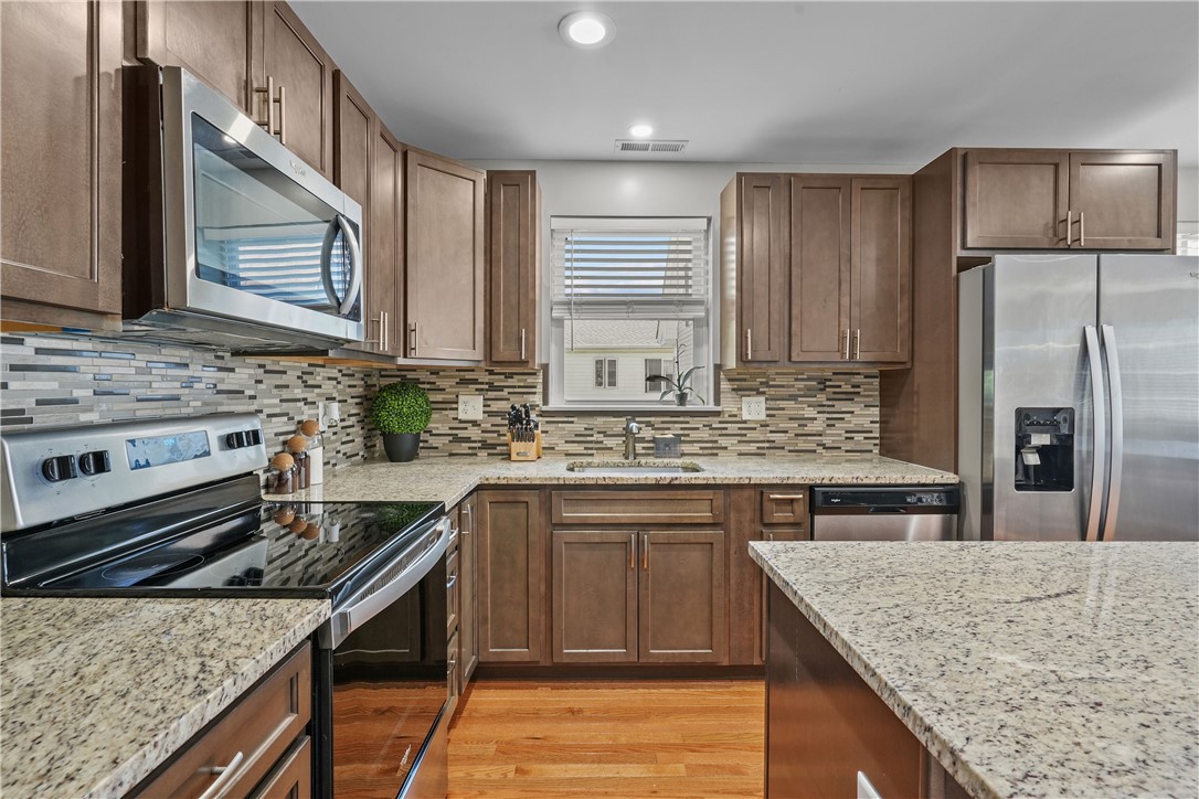 8 Tappan Street Providence, RI 02908 - Photo 20 of 40