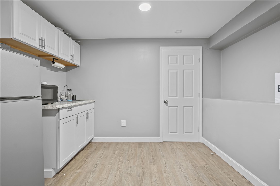 8 Tappan Street Providence, RI 02908 - Photo 32 of 40