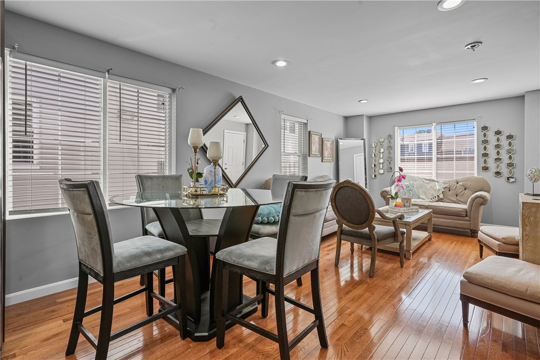 8 Tappan Street Providence, RI 02908 - Photo 4 of 40