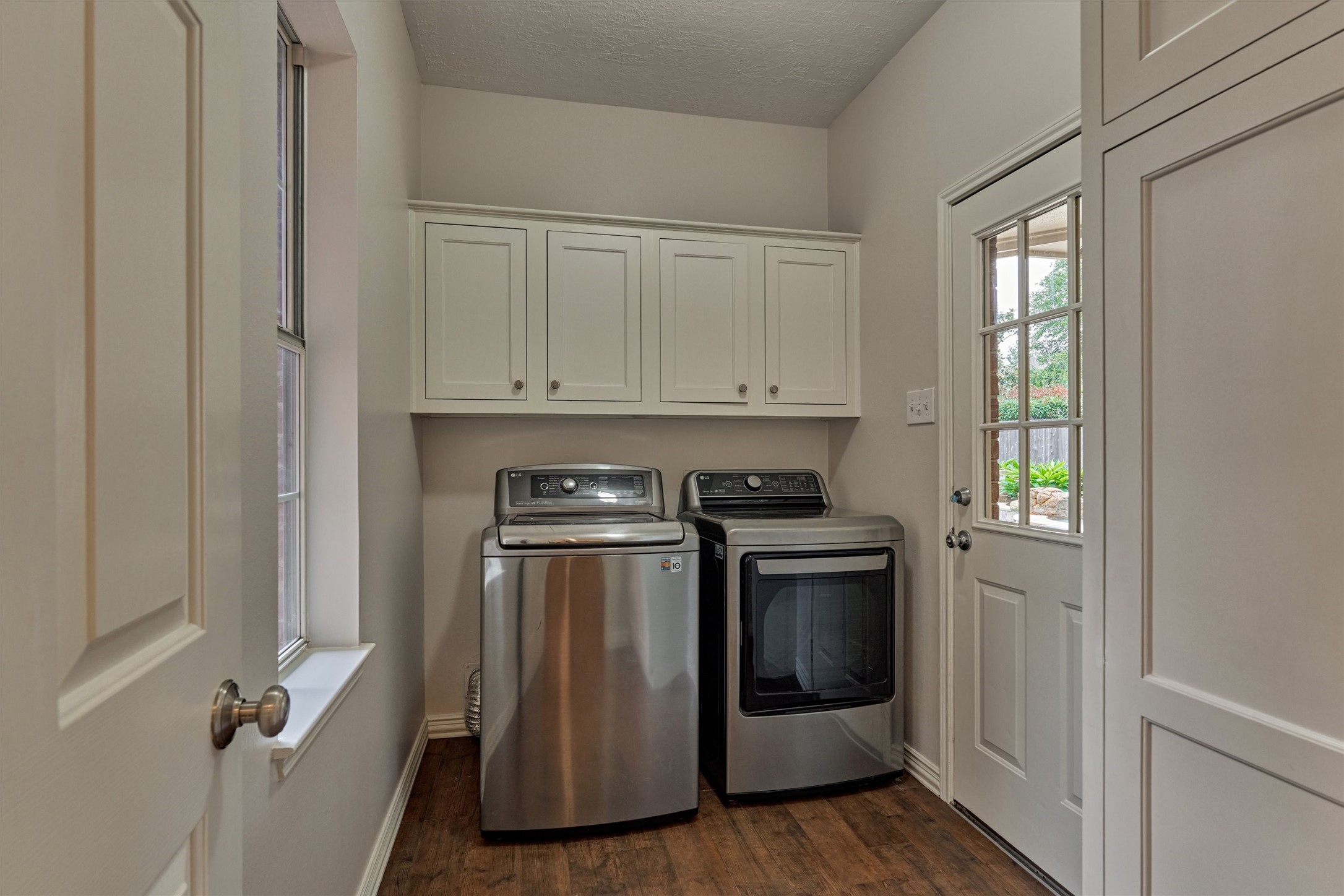 16707 Avenfield Road Tomball, TX 77377 - Photo 34 of 50 a utility room with dryer and washer