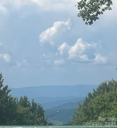 $400,000 | 210 Overbrook Trail, Beech Mountain, NC 28604