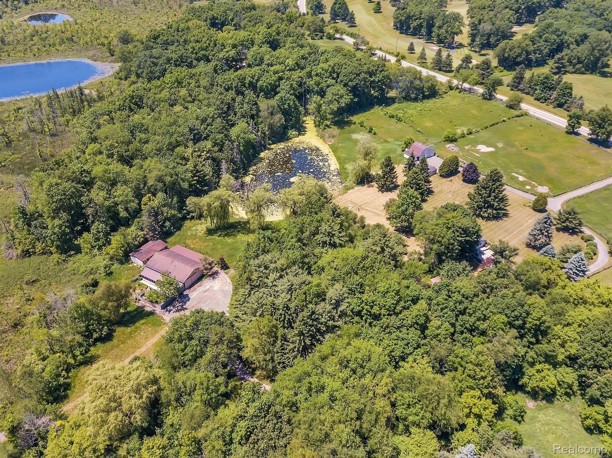 3674 Golf Club Road Howell, MI 48843 - Photo 6 of 61 08-3674-Golf-Club-Rd-Howell-MI-4884.jpg
