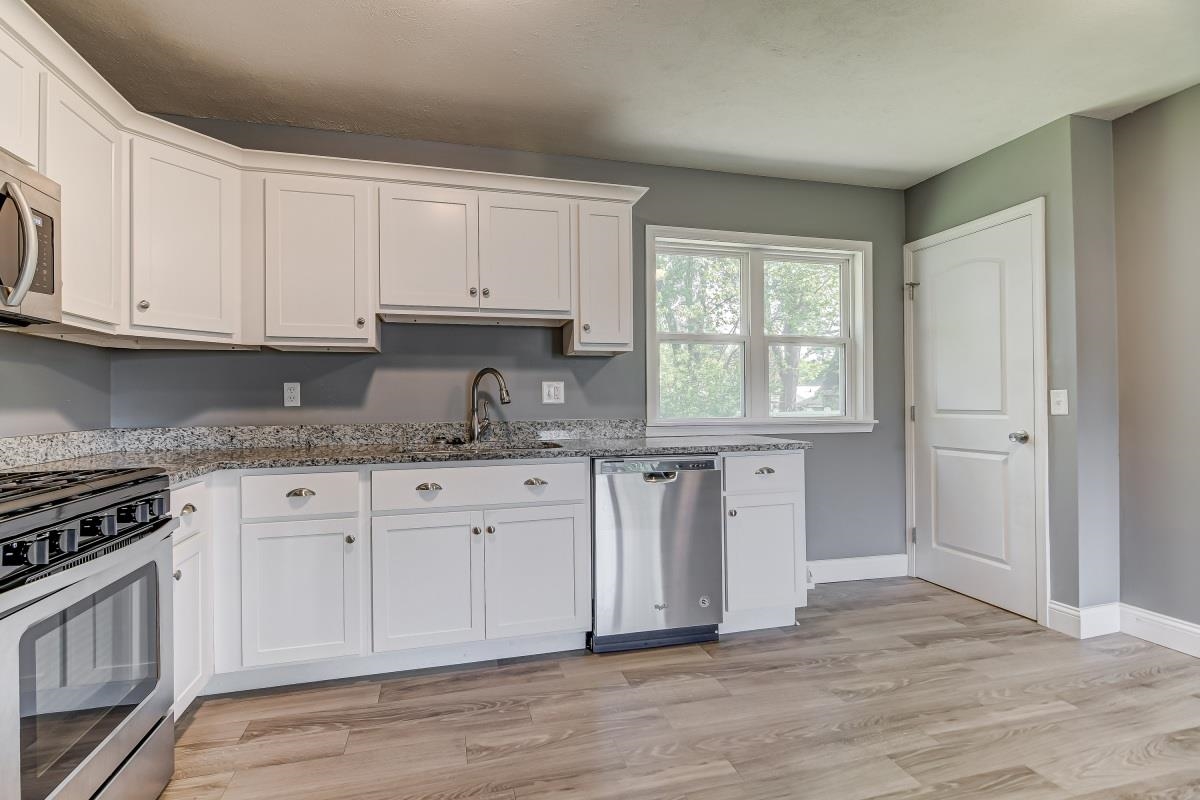 2449 East Griffiths Avenue Springfield, IL 62702 - Photo 6 of 28 Gallery Image 6
