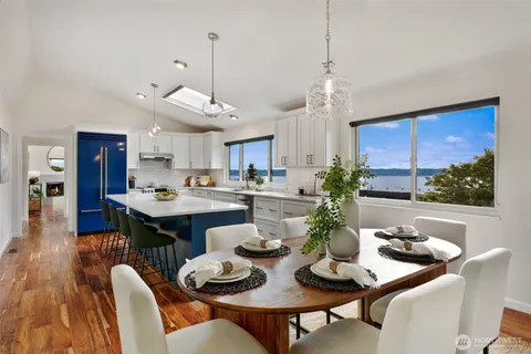 $1,650,000 | 10960 39th Avenue Southwest, Seattle, WA 98146