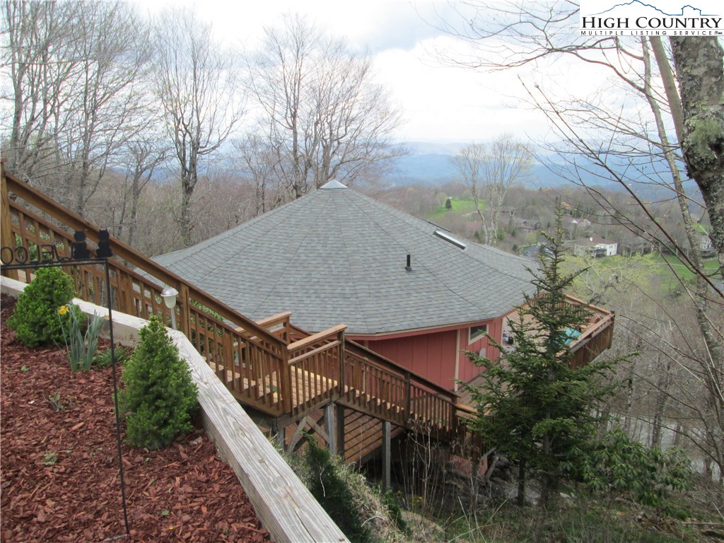 138 Village Road Beech Mountain, NC 28604 - Photo 1 of 14 Gallery Image 1