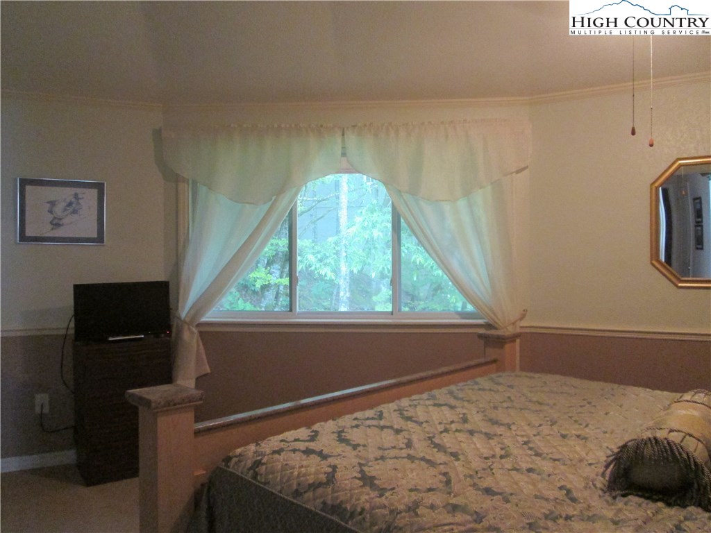 138 Village Road Beech Mountain, NC 28604 - Photo 9 of 14 Gallery Image 9
