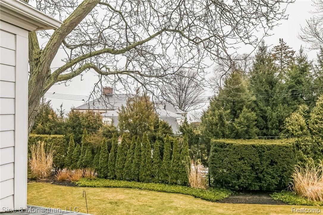 24 Warner Road Grosse Pointe, MI 48236 - Photo 52 of 56 055-Exterior-5492489-medium.jpg