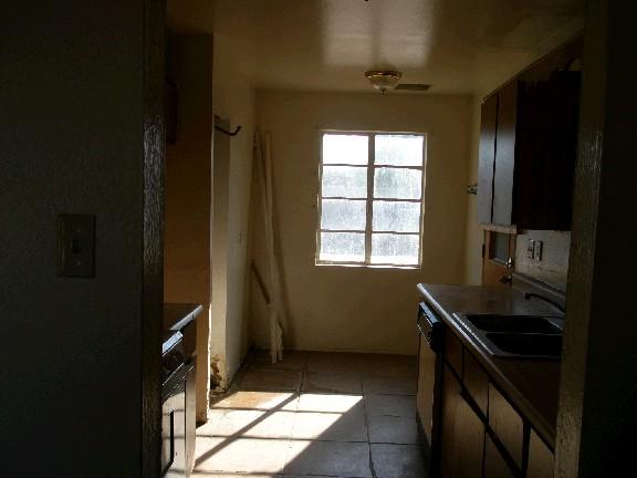 1721 East Pecan Road Phoenix, AZ 85040 - Photo 3 of 5 Kitchen