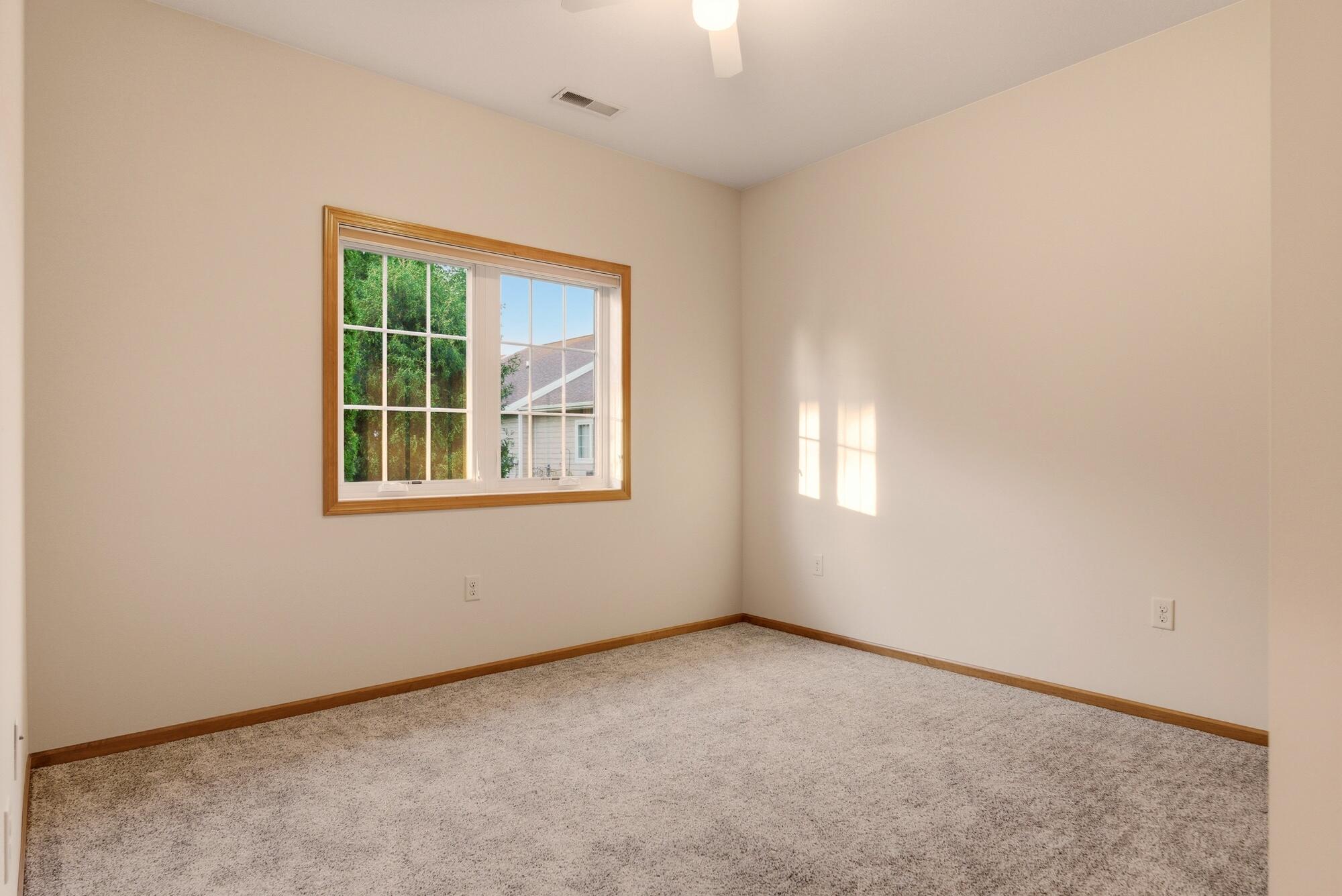 1321 Barson Place, Unit 50 Onalaska, WI 54650 - Photo 16 of 20 14_014_dsc04804