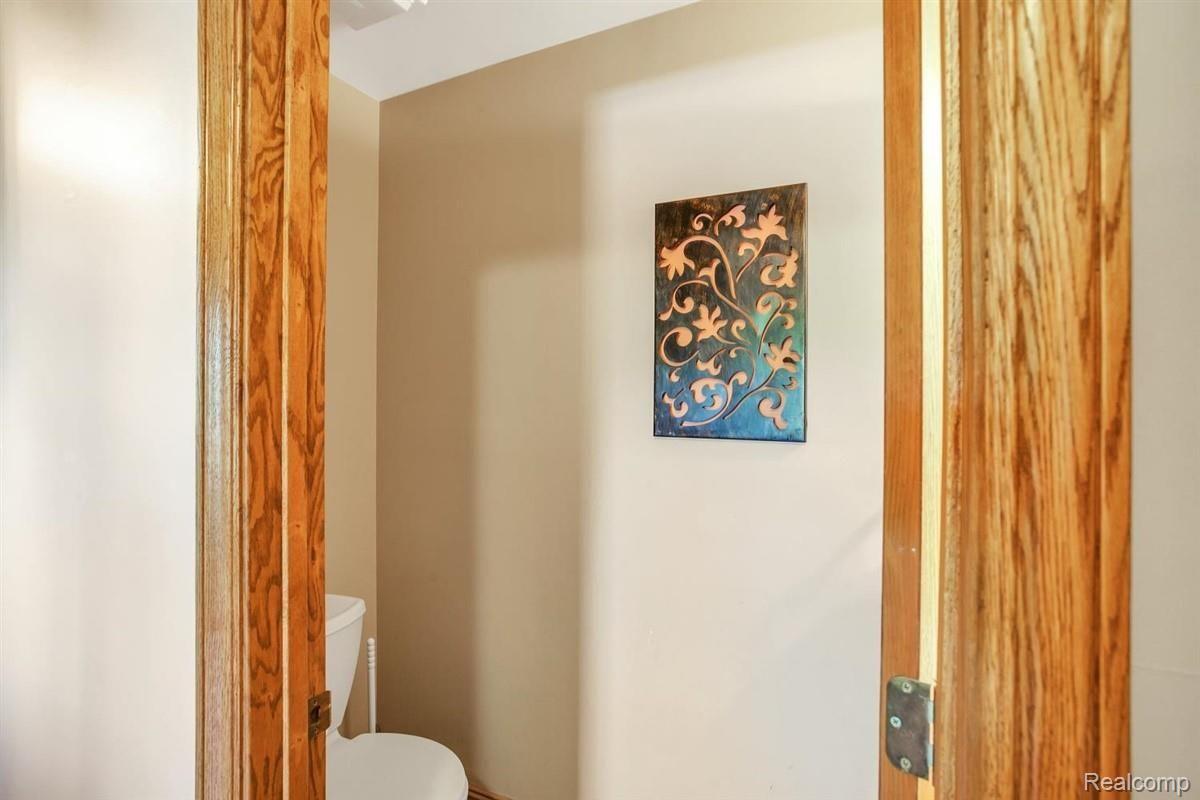 133 East Davis Road Howell, MI 48843 - Photo 33 of 50 33-133-E-Davis-Rd-WindowStill-Real-.jpg