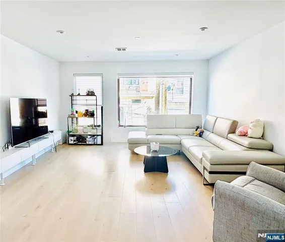 $3,800 | 211 70th Street, Unit 1, West New York, NJ 07093