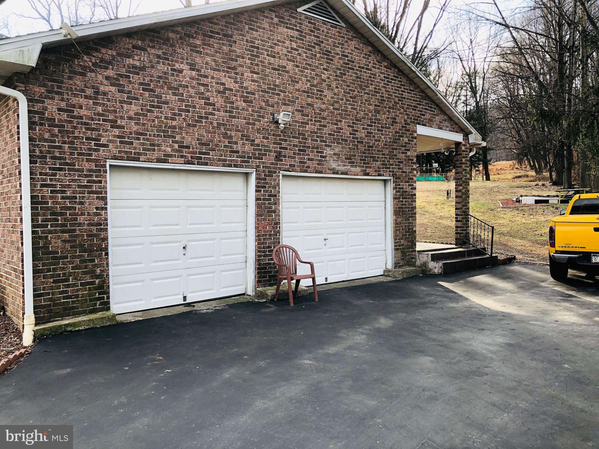 2605 Warren Road Reading, PA 19604 - Photo 4 of 34 Gallery Image 4
